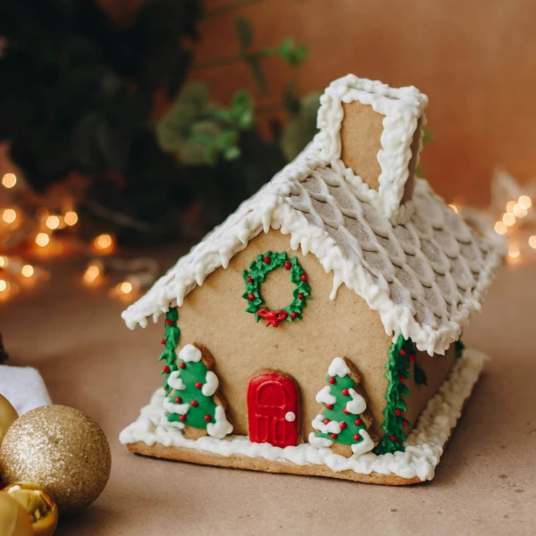 Kućica od medenjaka: Vodič za izradu savršenog blagdanskog ukrasa