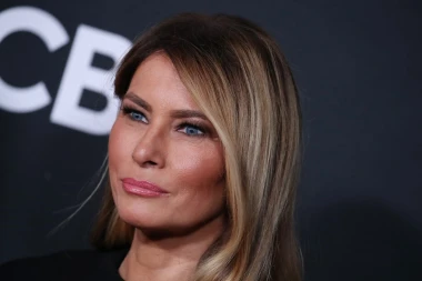 Melania Trump u crnom izdanju zasjenila sve na dodjeli nagrada Kennedy Centra