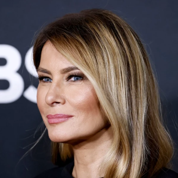 Melania Trump u crnom izdanju zasjenila sve na dodjeli nagrada Kennedy Centra