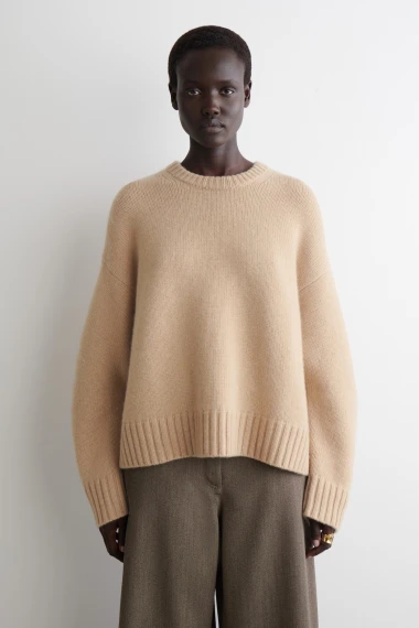 &Scaron;to se najvi&scaron;e kupovalo u COS-u ove godine? Donosimo 15 favorita