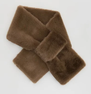 &Scaron;armantni modni dodatak: Topli &scaron;alovi koje ćemo ove zime viđati posvuda