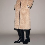 Visoke ravne čizme: Klasik za zimu koji nikad ne izlazi iz mode