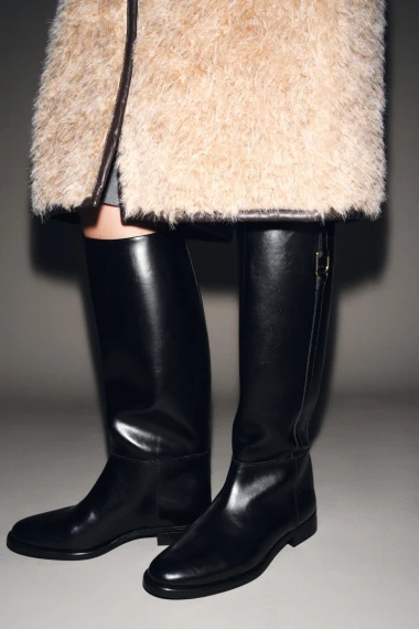 Visoke ravne čizme: Klasik za zimu koji nikad ne izlazi iz mode