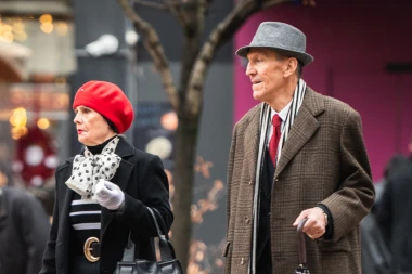 Elegancija koja ne stari: Par koji je donio pariški šarm na zagrebačku špicu