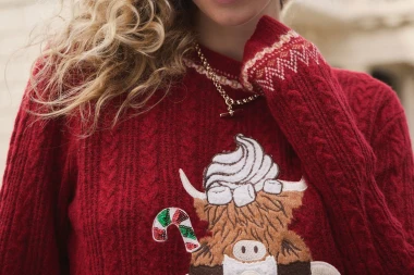 Dan je božićnih džempera: Od klasičnih uzoraka do šljokica i sobova - izdvojile smo najbolje komade