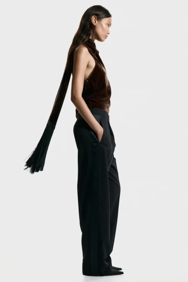 Najljep&scaron;e blagdanske bluze i topovi: U trenu podižu i najjednostavnije kombinacije