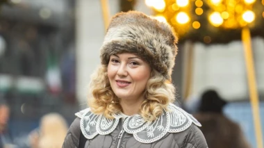 Plavokosa dama iz centra Zagreba nosi najromantičnije modne dodatke