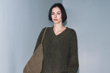 Džemperi s pletenicama: Bezvremenski klasik za chic zimske kombinacije