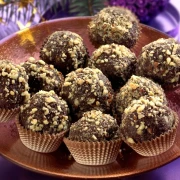 Blagdanski hit na svakom stolu: Domaće Ferrero kuglice koje svi obožavaju