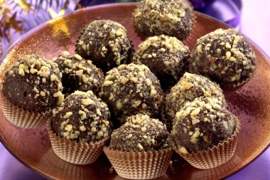 Blagdanski hit na svakom stolu: Domaće Ferrero kuglice koje svi obožavaju