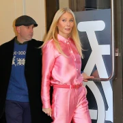 Ne mora uvijek crno: Gwyneth Paltrow i Amanda Seyfried pokazale kako nositi crveno i ružičasto