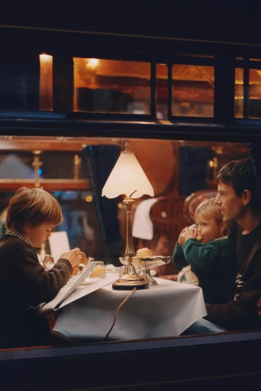 Zara predstavila božićne pulovere za cijelu obitelj u najcozy editorijalu sezone