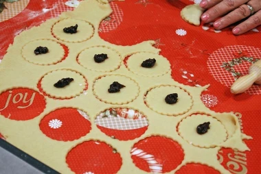 Bakini kolači iz Nijemaca: Dobili smo recepte za srijemske vanilin kifle, cvjetiće i medenjake