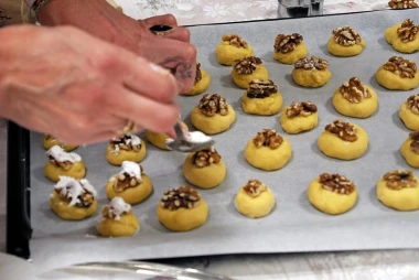 Bakini kolači iz Nijemaca: Dobili smo recepte za srijemske vanilin kifle, cvjetiće i medenjake