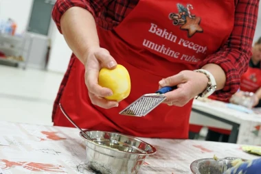 Bakini kolači iz Nijemaca: Dobili smo recepte za srijemske vanilin kifle, cvjetiće i medenjake