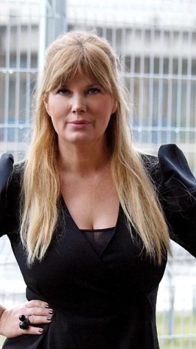 Razmi&scaron;lja&scaron; o blagdanskim odjevnim kombinacijama? Alma savjetuje kako iskoristiti zimske komade i zablistati!