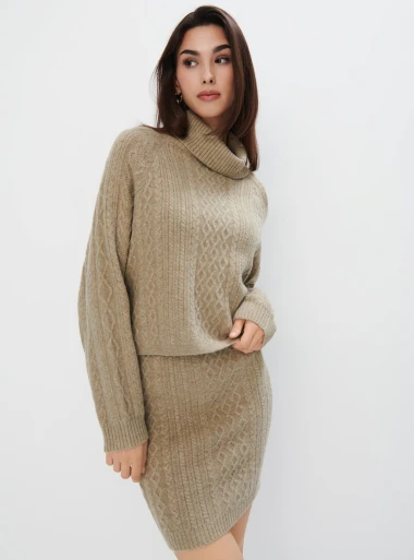 Razmi&scaron;lja&scaron; o blagdanskim odjevnim kombinacijama? Alma savjetuje kako iskoristiti zimske komade i zablistati!