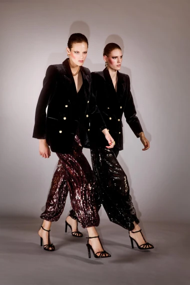 Razmi&scaron;lja&scaron; o blagdanskim odjevnim kombinacijama? Alma savjetuje kako iskoristiti zimske komade i zablistati!