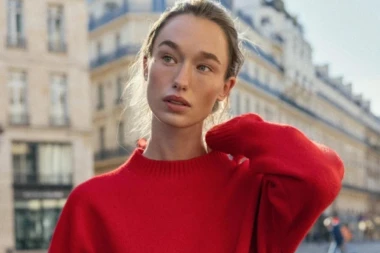 Energija u zimskim outfitima: 13 moćnih crvenih komada koje želimo