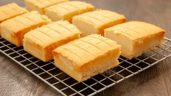 Jogurt kocke: Recept za omiljeni kolač koji se topi u ustima