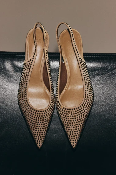 Savr&scaron;ene sandale i salonke za blagdanske kombinacije s posebnim &scaron;armom