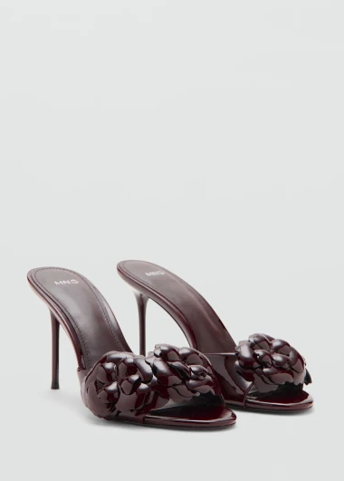 Savr&scaron;ene sandale i salonke za blagdanske kombinacije s posebnim &scaron;armom