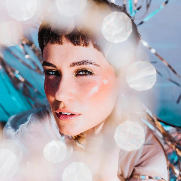 Vrijeme je za glamur: Ideje za novogodi&scaron;nji make-up s dozom sjaja i elegancije