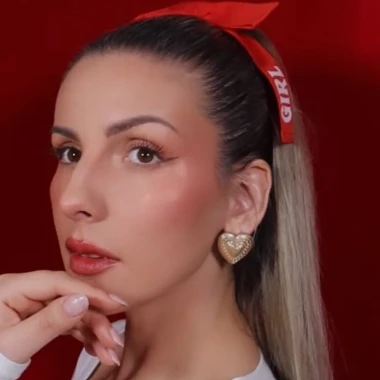 Ovaj blagdanski make-up svi mogu kopirati: Ivana Blažoti zablistala uz drogerijske proizvode