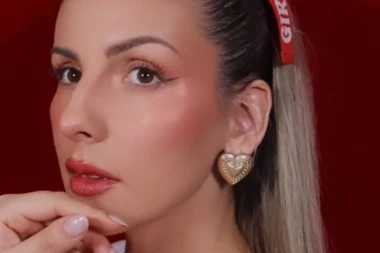 Ovaj blagdanski make-up svi mogu kopirati: Ivana Blažoti zablistala uz drogerijske proizvode