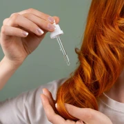 Kako pravilno koristiti ulje za kosu: Savjeti za svaki tip kose