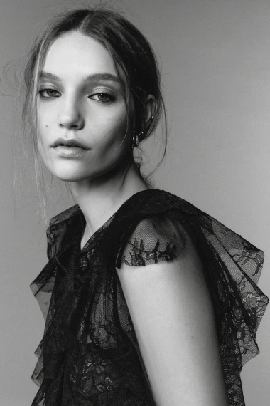 Znamo kada počinje zimsko sniženje u Zari, Massimo Duttiju, Bershki i Stradivariusu