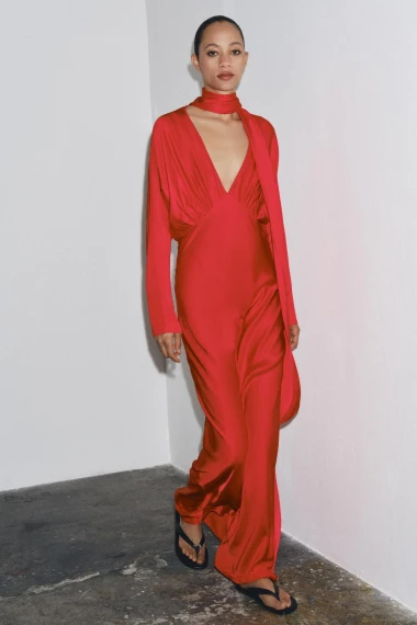 13 fantastičnih crvenih haljina za božićne partyje i doček Nove godine