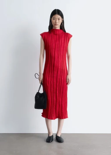 13 fantastičnih crvenih haljina za božićne partyje i doček Nove godine