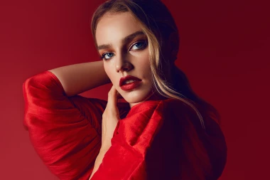 13 fantastičnih crvenih haljina za božićne partyje i doček Nove godine