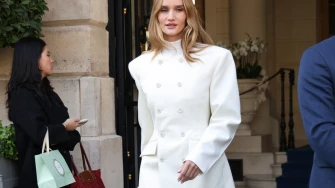 Moćna silueta se vraća: Haljine s istaknutim ramenima opet postaju IN