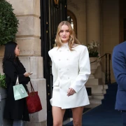 Moćna silueta se vraća: Haljine s istaknutim ramenima opet postaju IN