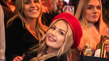 Ljepotice i ludilo u centru Zagreba, pogledajte kako je izgledao Badnjak na &scaron;pici