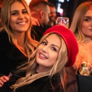 Ljepotice i ludilo u centru Zagreba, pogledajte kako je izgledao Badnjak na &scaron;pici