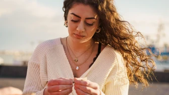 Oprost ne znači zaborav: Kako se osloboditi ljutnje iz pro&scaron;losti i krenuti dalje