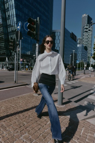 Sezonsko sniženje u Zari: Ove ko&scaron;ulje i bluze može&scaron; uloviti za manje od 20 eura