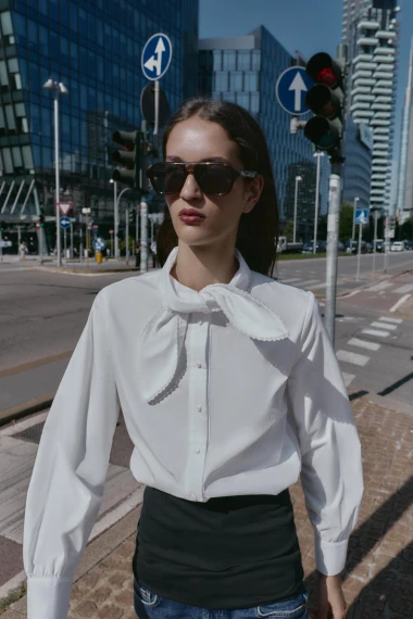 Sezonsko sniženje u Zari: Ove ko&scaron;ulje i bluze može&scaron; uloviti za manje od 20 eura