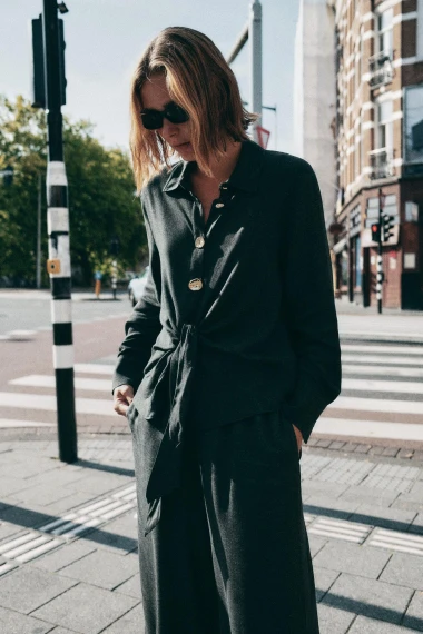 Sezonsko sniženje u Zari: Ove ko&scaron;ulje i bluze može&scaron; uloviti za manje od 20 eura