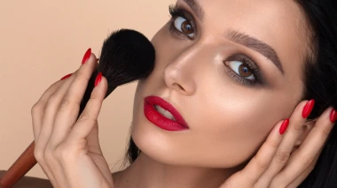 Puderi za suhu kožu: Najbolje formule koje hidratiziraju i prekrivaju