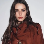 Sezonsko sniženje u Zari: Ove ko&scaron;ulje i bluze može&scaron; uloviti za manje od 20 eura