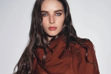 Sezonsko sniženje u Zari: Ove ko&scaron;ulje i bluze može&scaron; uloviti za manje od 20 eura