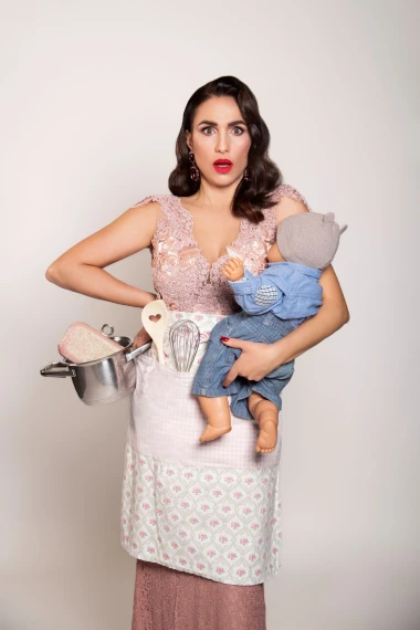 Predstava Marijane Mikulić 'MARE #zenamajkaglumica' donosi dirljivu priču s duhovitim elementima o životu