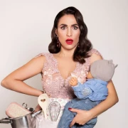 Predstava Marijane Mikulić 'MARE #zenamajkaglumica' donosi dirljivu priču s duhovitim elementima o životu kakav jest