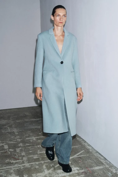 Zima je tek počela: Klasični kaputi koje se isplati kupiti na sniženju