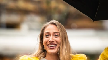 Kao sunce u kolovozu: Outfit sa &scaron;pice koji je razbio zimsko sivilo