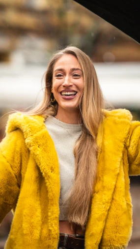 Kao sunce u kolovozu: Outfit sa &scaron;pice koji je razbio zimsko sivilo